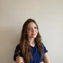 Fzt. Ayşe Demirtaş Çay — Fizyoterapi Ve Rehabilitasyon. Portre fotoğrafı.