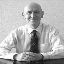 Prof. Dr. Muhit Özcan — Hematoloji, Ankara. Portre fotoğrafı.