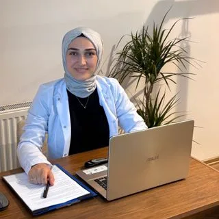 Fzt. Feyzanur Şentürk — Fizyoterapi Ve Rehabilitasyon, Samsun. Portre fotoğrafı.
