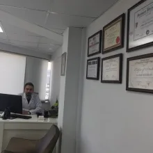 Uzm. Dt. Orhan Zeki Rastgeldi — Ağız Diş Ve Çene Cerrahisi, Muğla. Portre fotoğrafı.