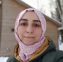 Esra Saraç Ay — Aile Danışmanlığı. Portre fotoğrafı.