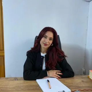 Psk. Rabia İktu — Psikoloji, Aydın. Portre fotoğrafı.
