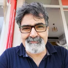 Dr. Hüseyin Yıldız — Psikiyatri, Kocaeli. Portre fotoğrafı.