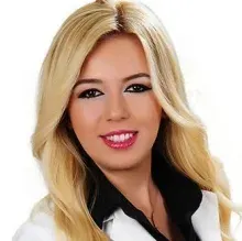 Dyt. Özge Düzağaç — Diyetisyen, Afyonkarahisar. Portre fotoğrafı.