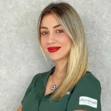 Dt. Ezgi Karaca — Diş Hekimi, Ankara. Portre fotoğrafı.