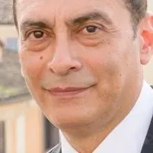 Uzm. Dr. Bahadır Yılmaz — Kadın Hastalıkları Ve Doğum, Sarıyer, İstanbul. Portre fotoğrafı.